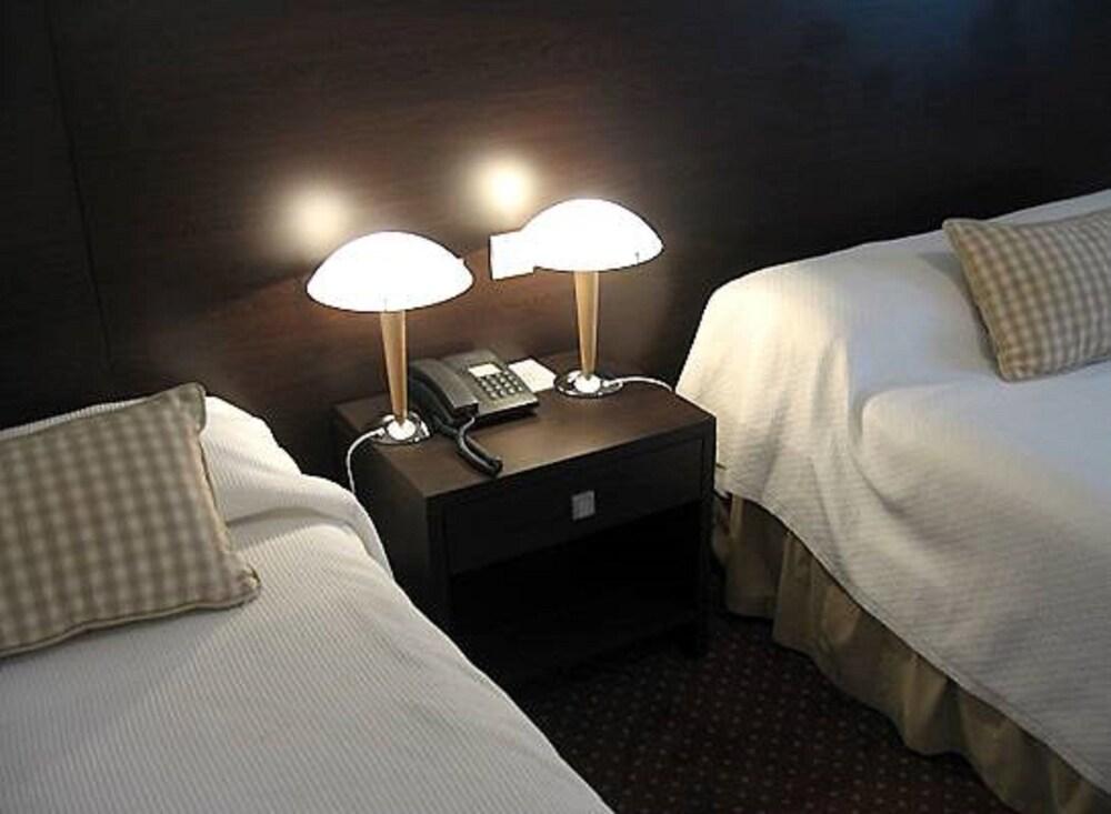 Hotel Val Flores Logis Биариц Екстериор снимка